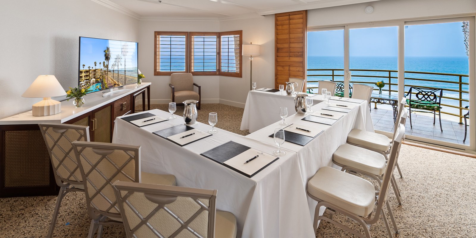 Pacific Terrace Hotel — eat & drink