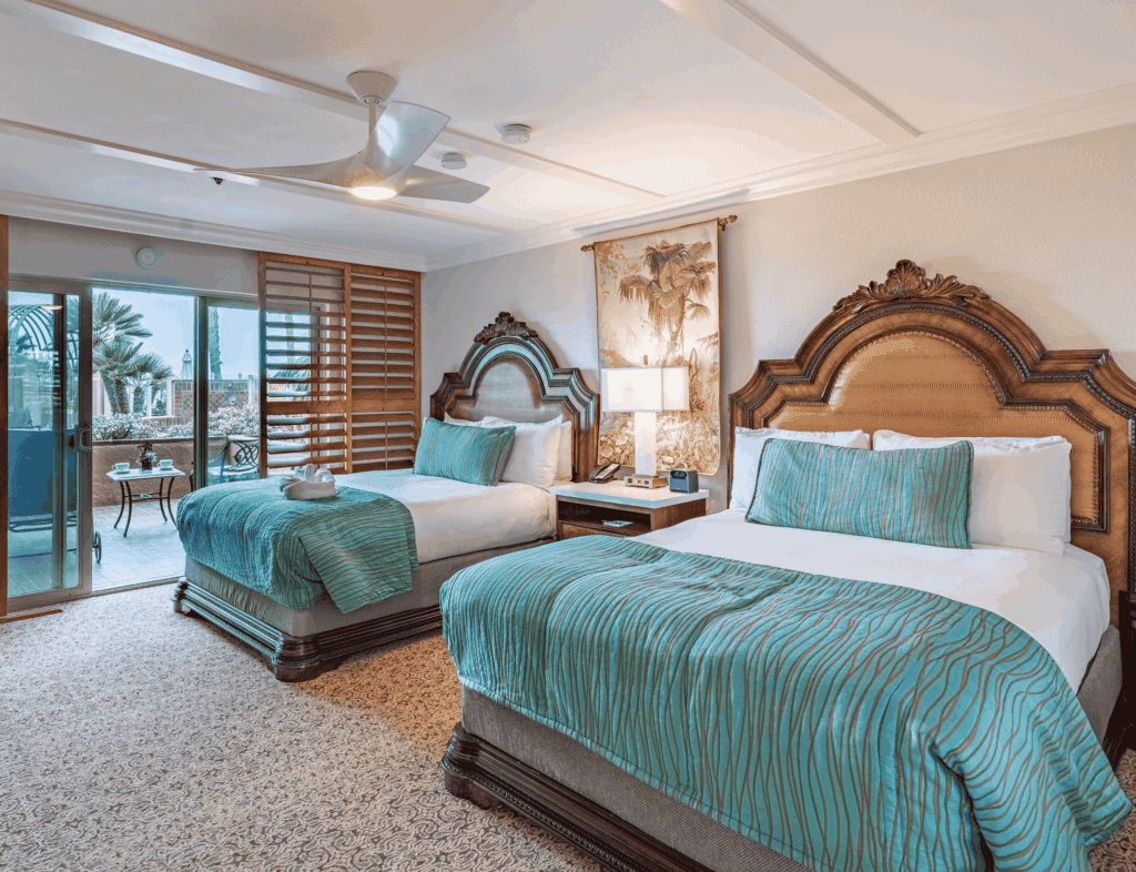 Pacific Terrace Hotel — rooms