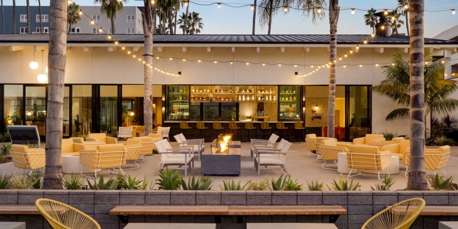 Town and Country Resort, monkeybar