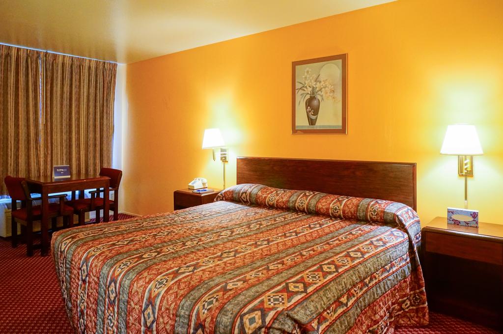 Budget Inn Redwood City — vibe