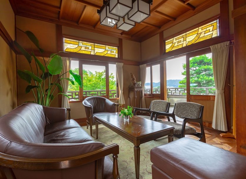 Yoshida Sanso Hotel — eat & drink