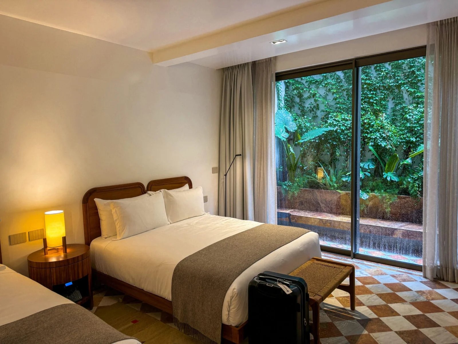 Hotel Dama — rooms