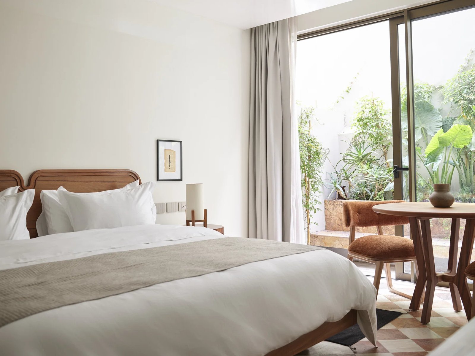 Hotel Dama — rooms