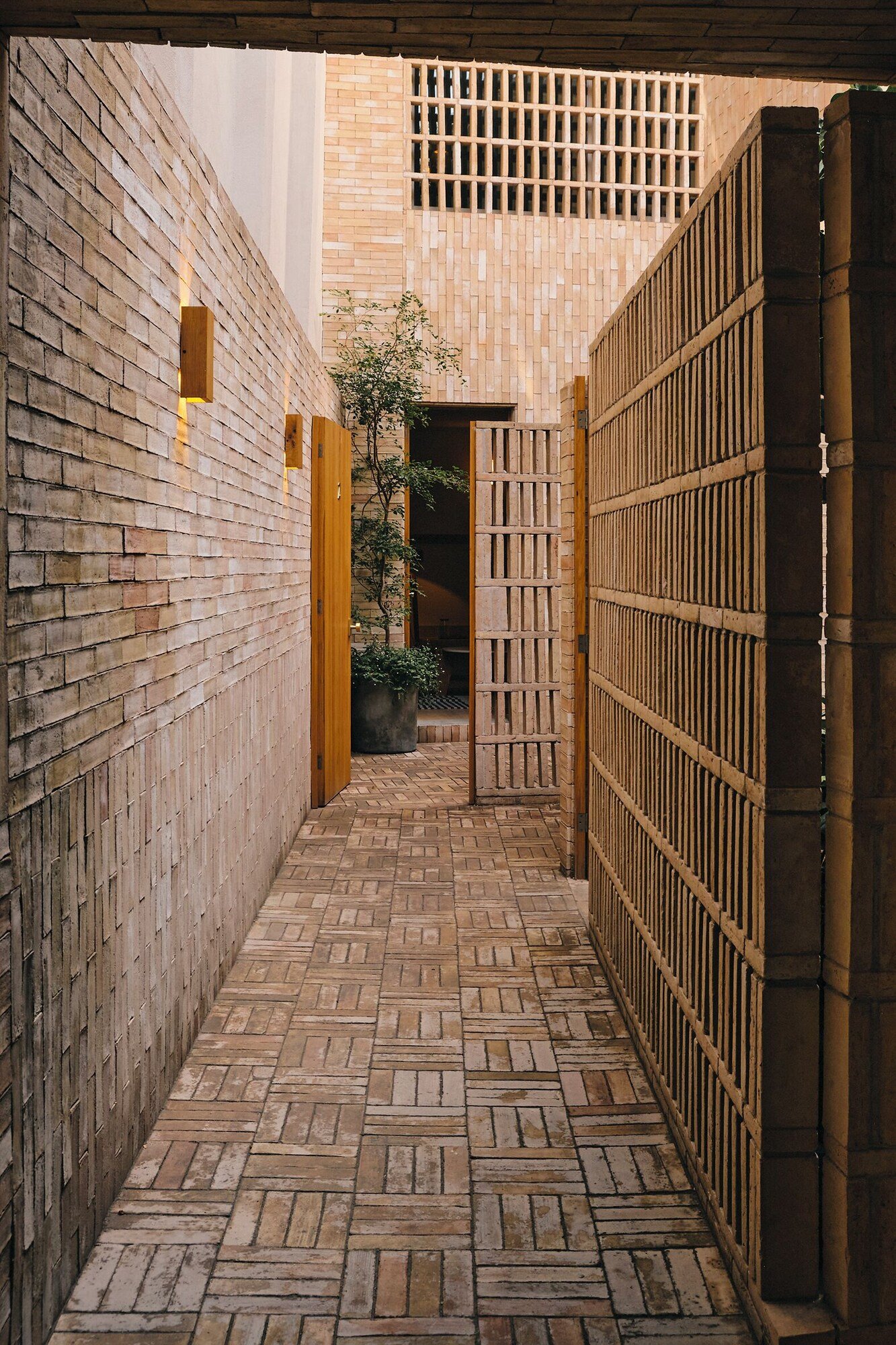 Hotel Casa Cuenca — vibe