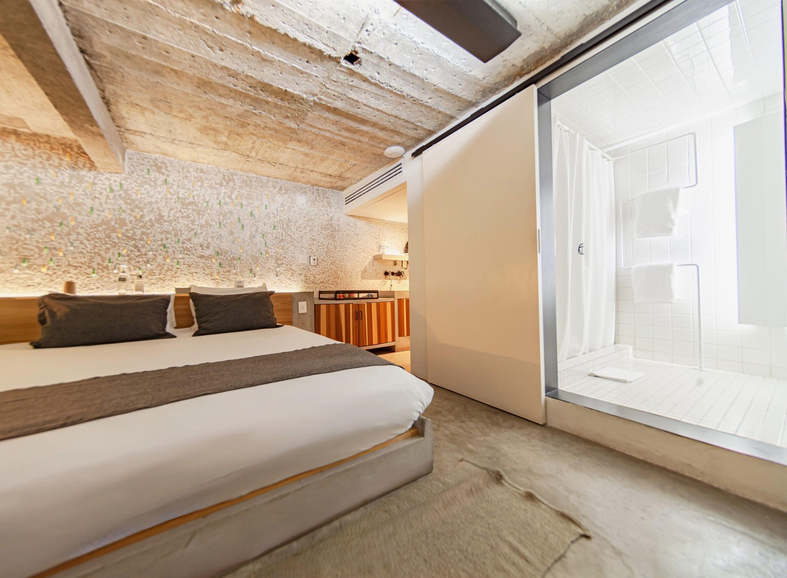 Hotel Carlota — rooms