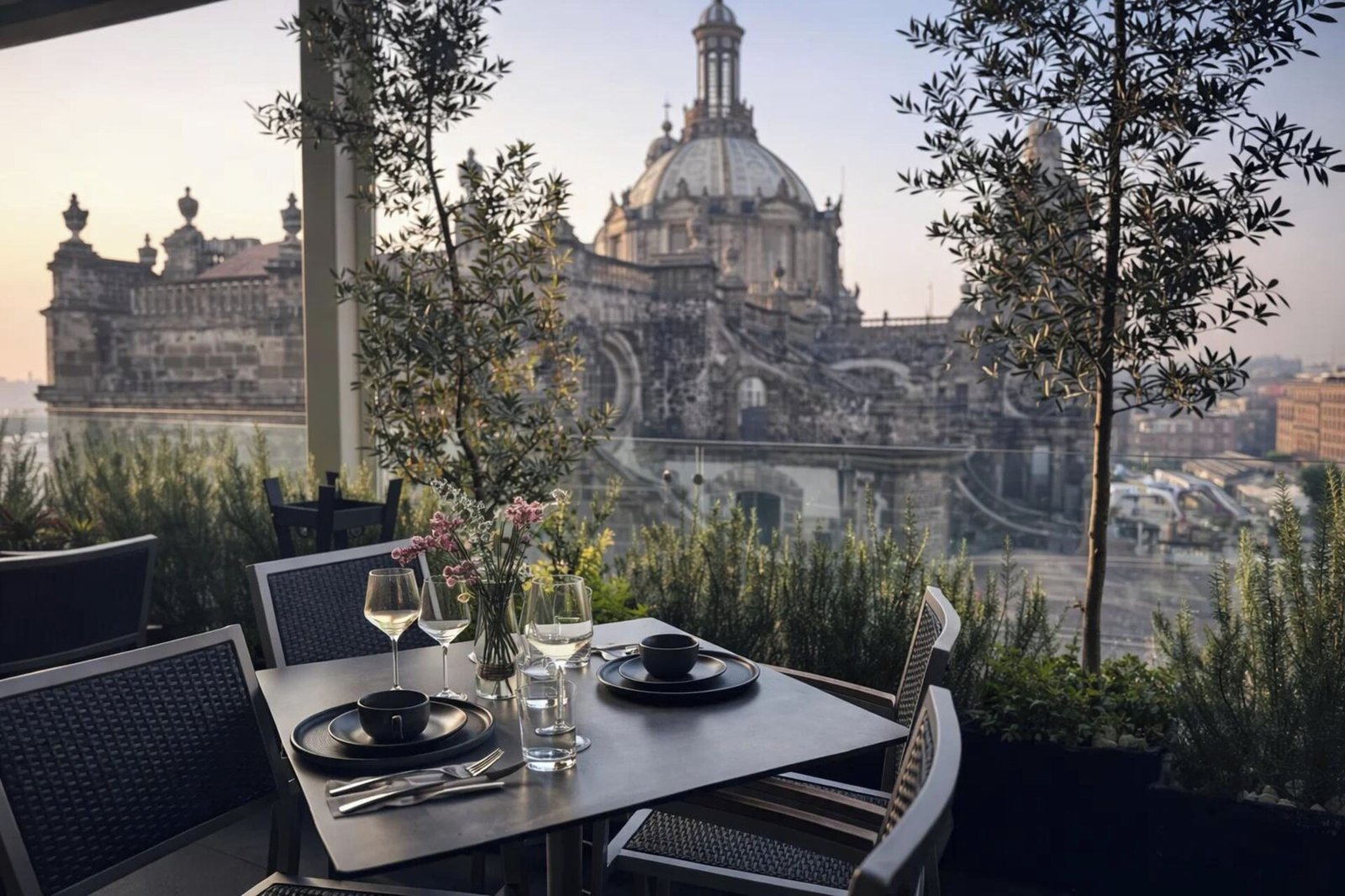 Hotel Catedral — vibe