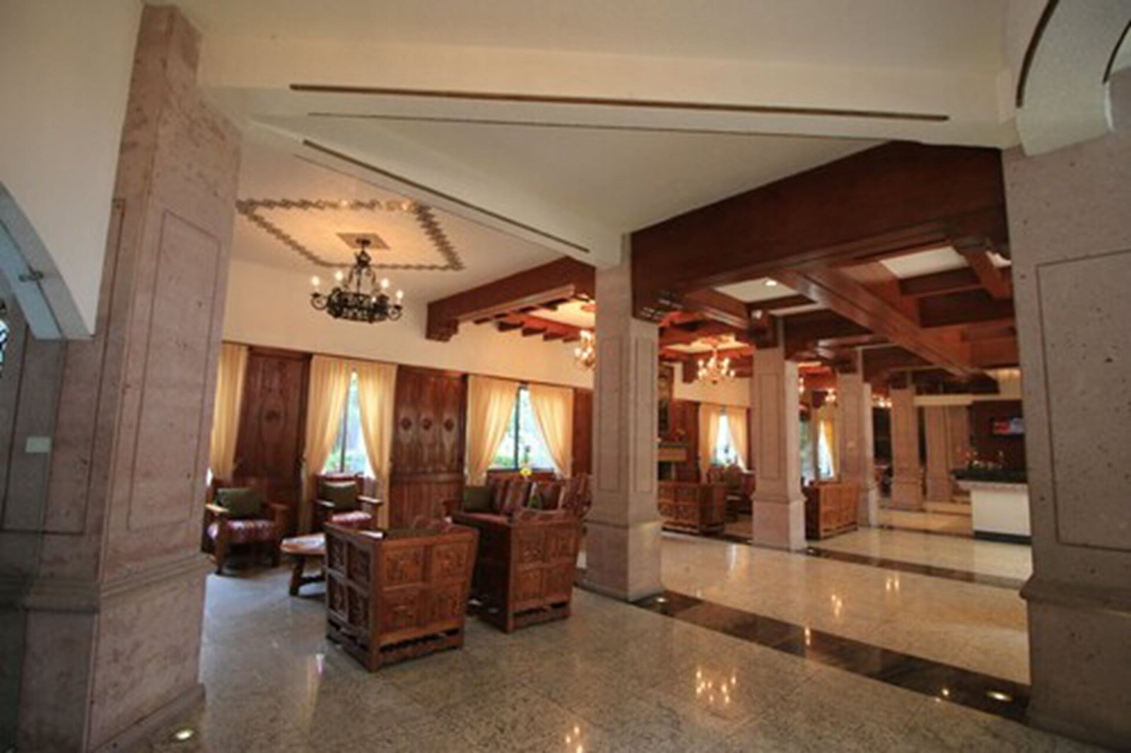 Hotel María Cristina — vibe