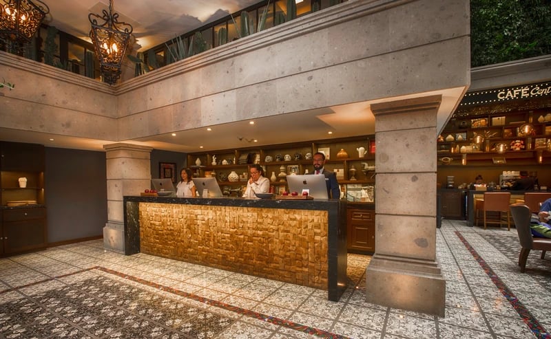 Hotel Histórico Central — vibe