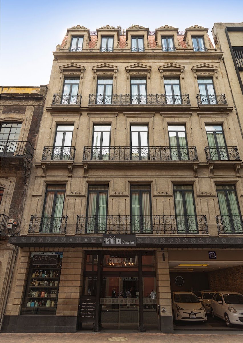 Hotel Histórico Central — backstory