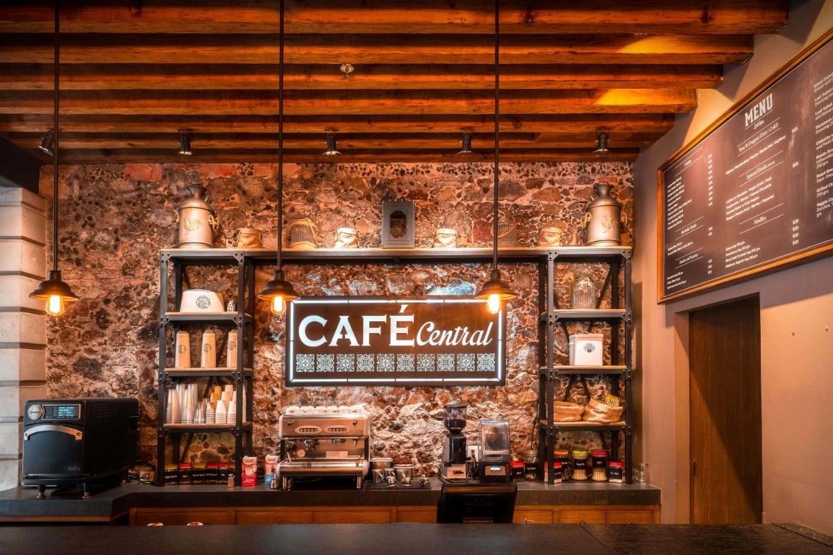 Hotel Histórico Central — eat & drink