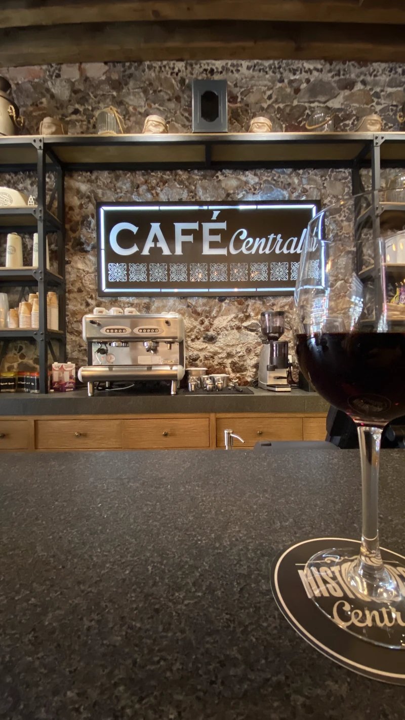 Hotel Histórico Central — eat & drink