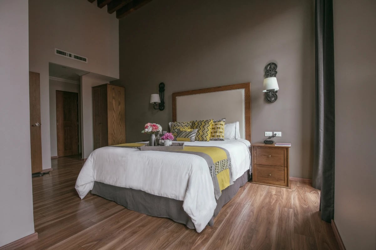 Hotel Histórico Central — rooms