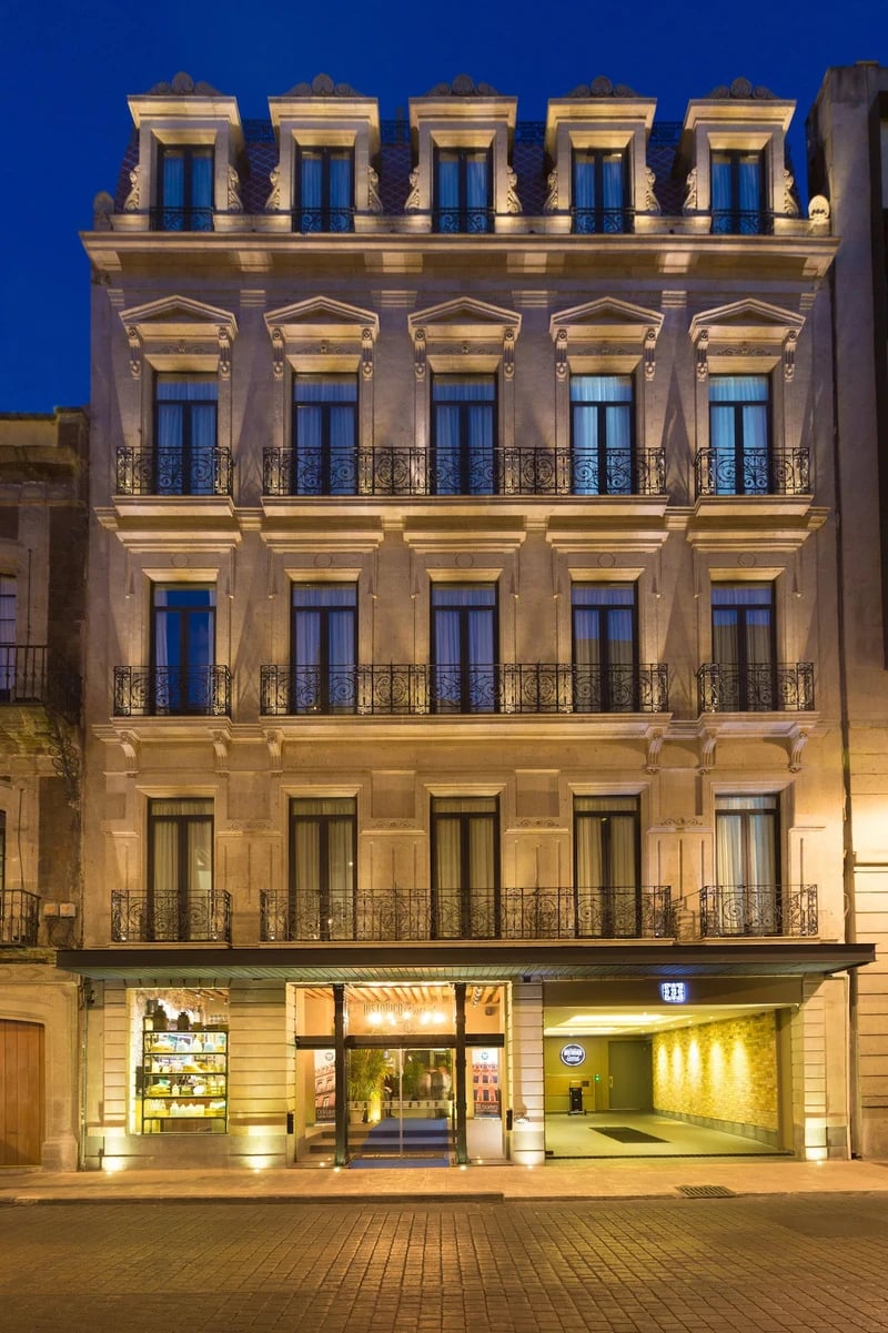 Hotel Histórico Central — backstory