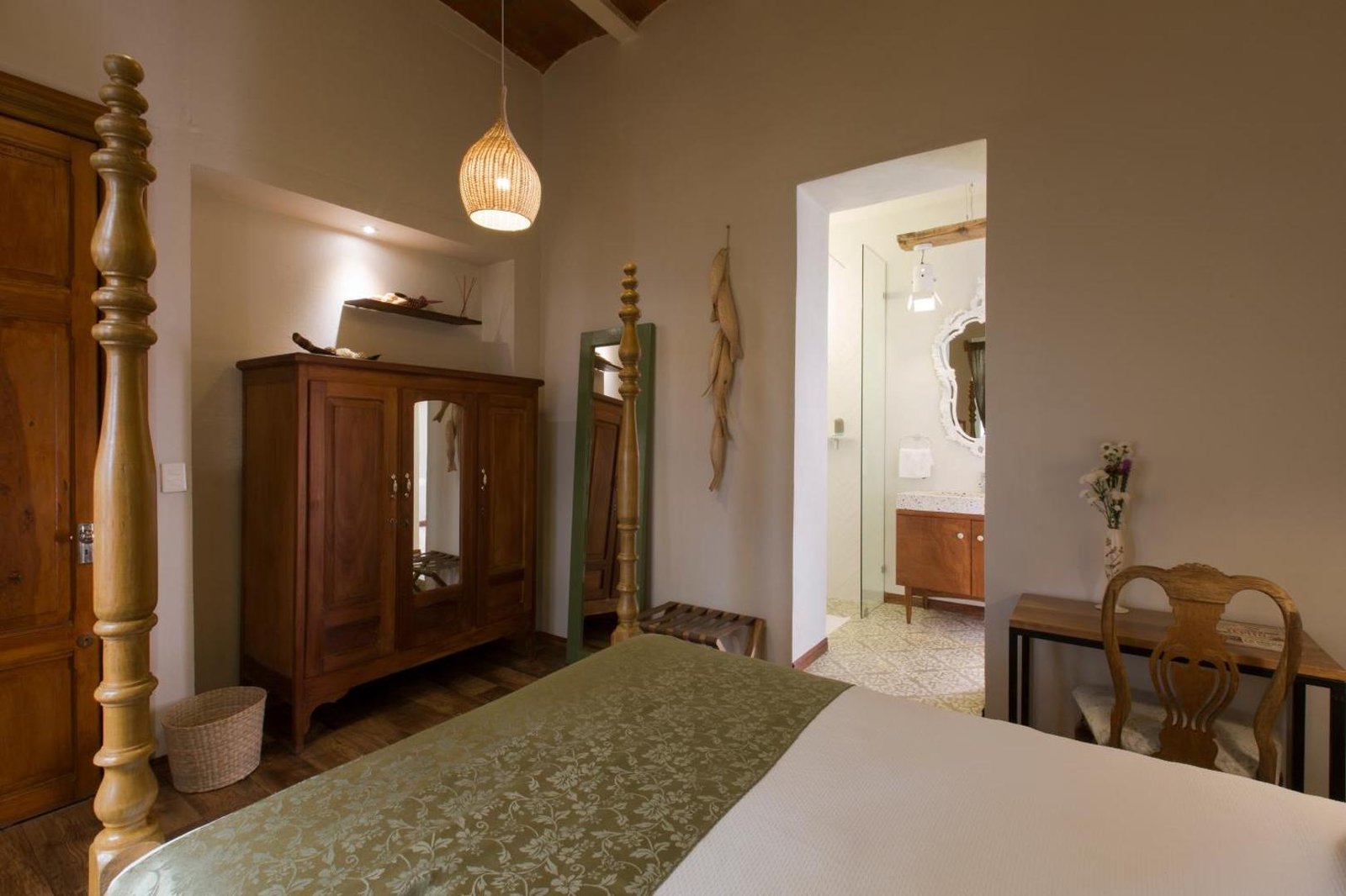 El Patio 77 — rooms