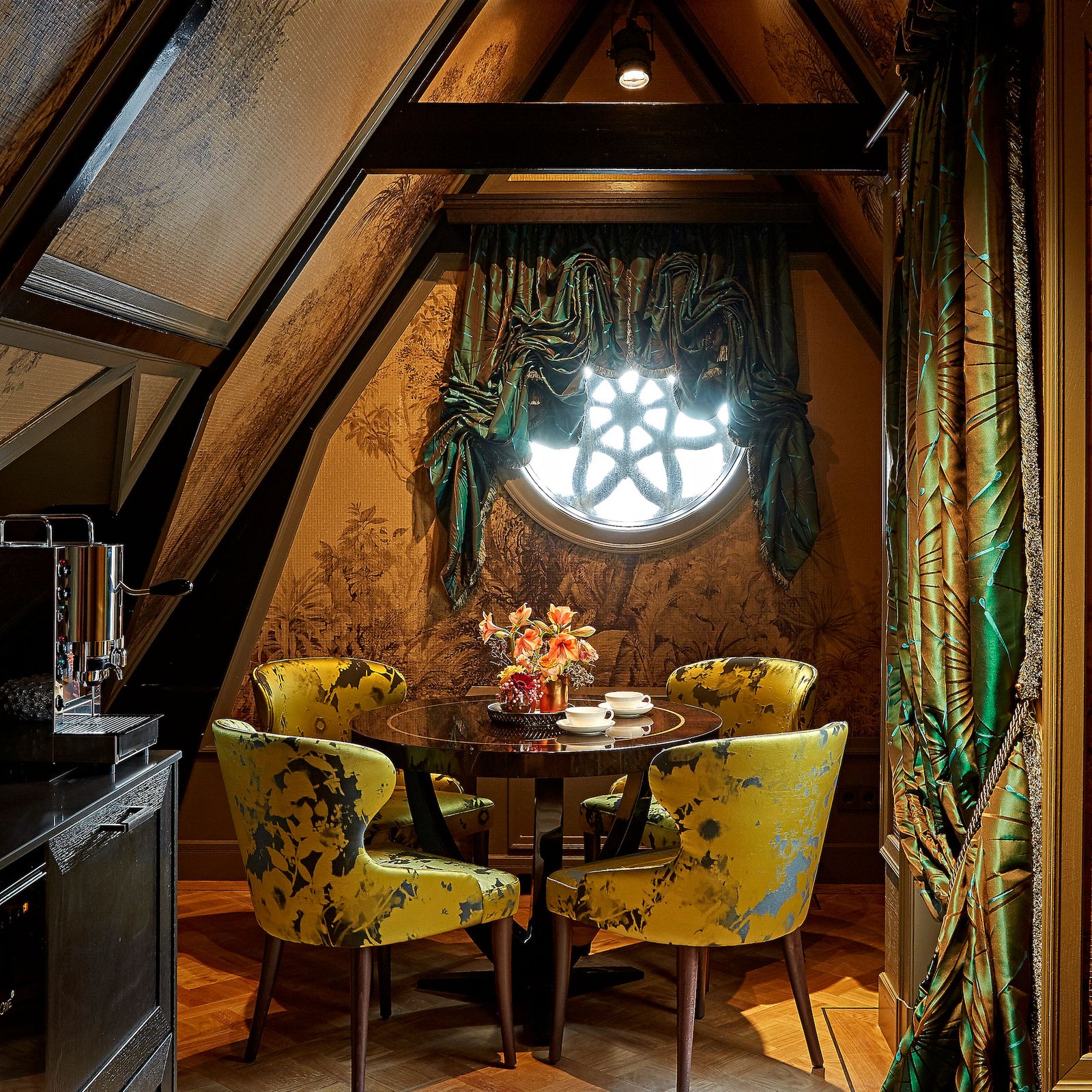 Hotel TwentySeven — eat & drink