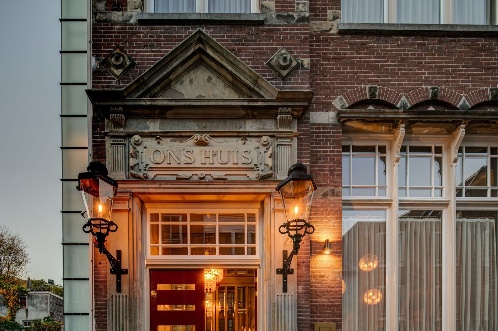 Hotel Mercier — backstory