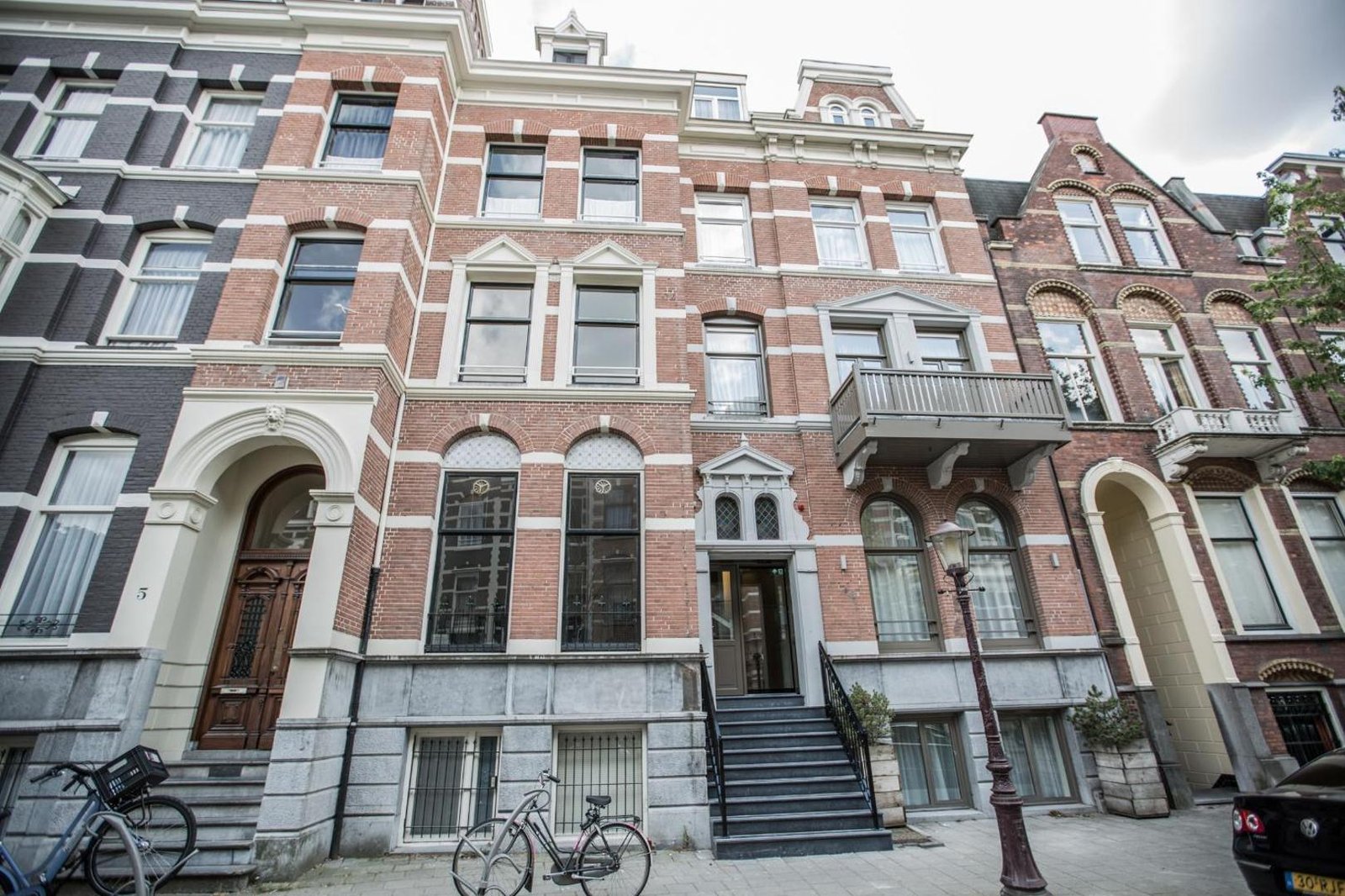 Hotel Roemer — backstory