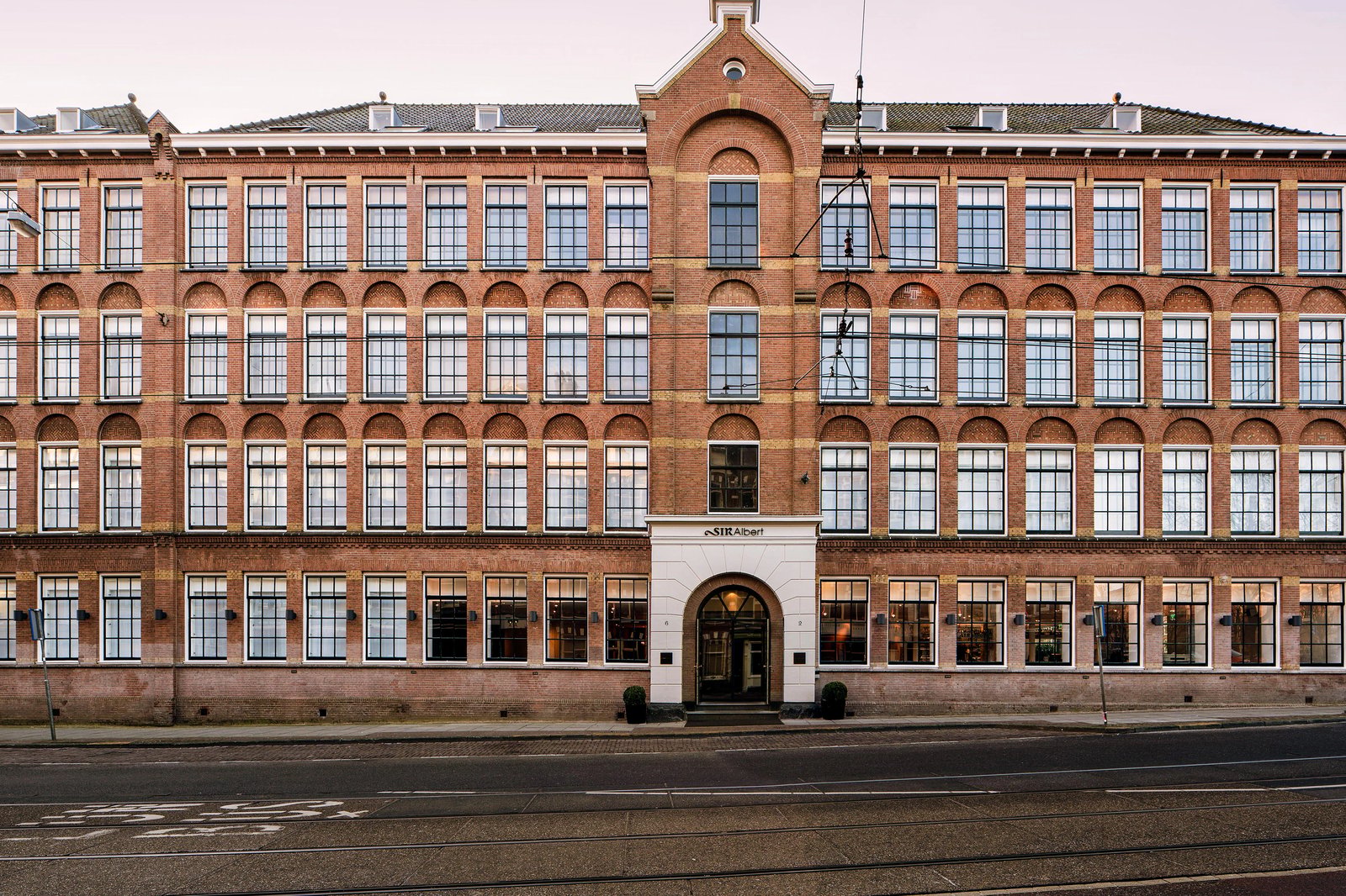 Sir Albert Hotel