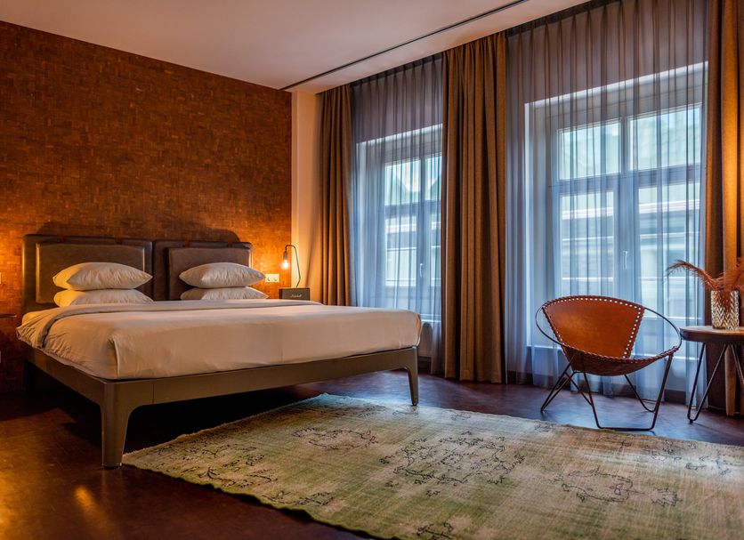 Hotel V Nesplein — rooms