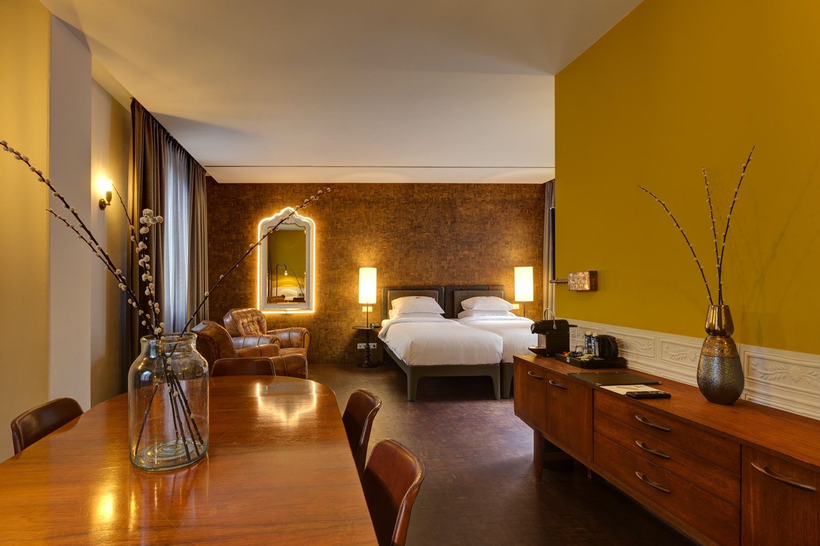 Hotel V Nesplein — rooms