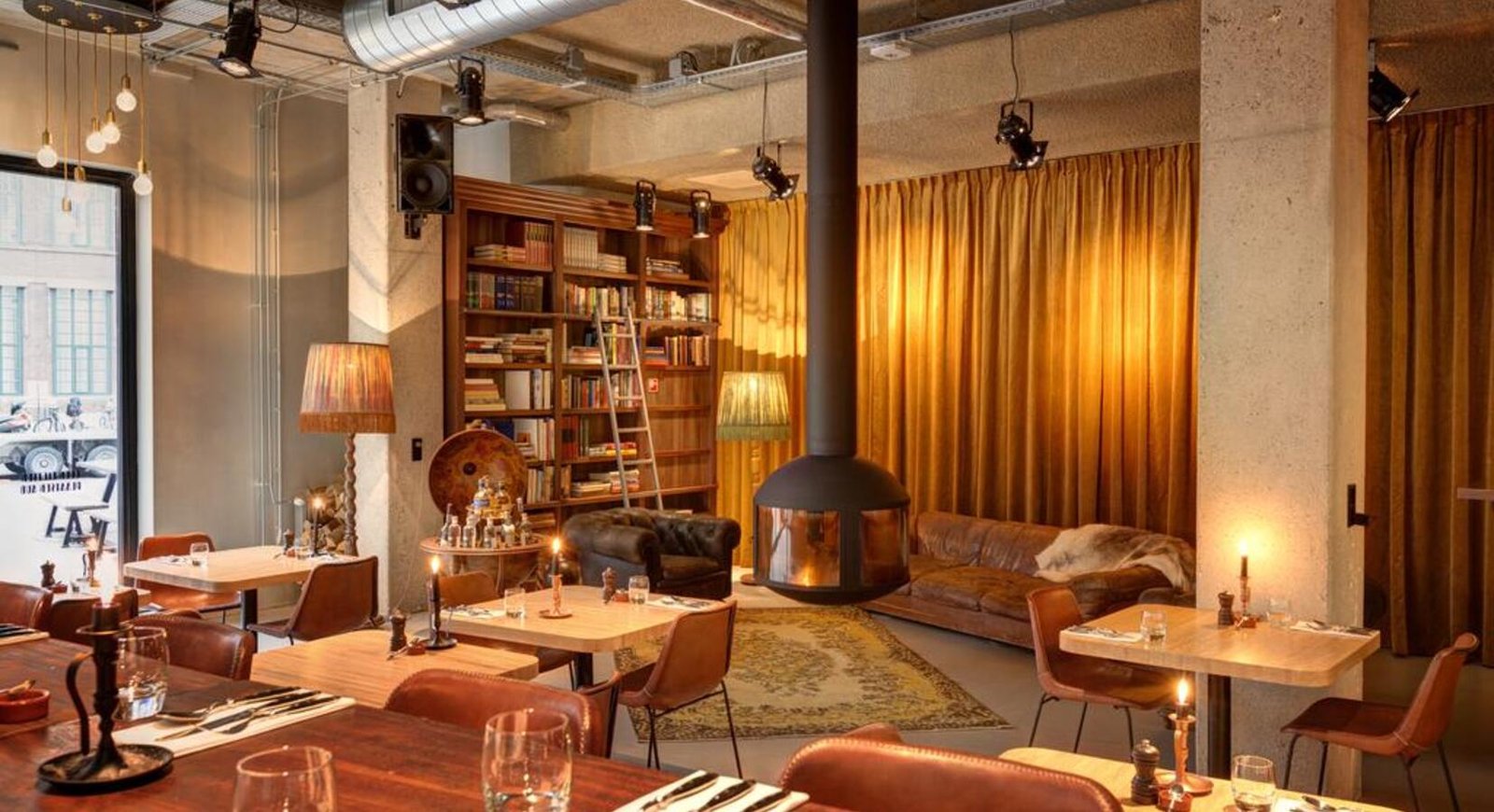 Hotel V Nesplein — eat & drink