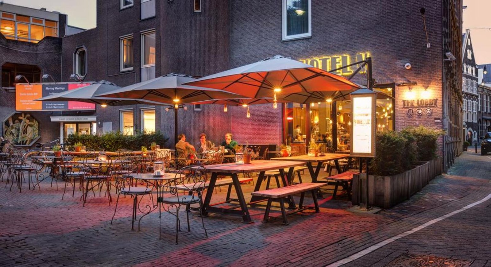 Hotel V Nesplein — eat & drink