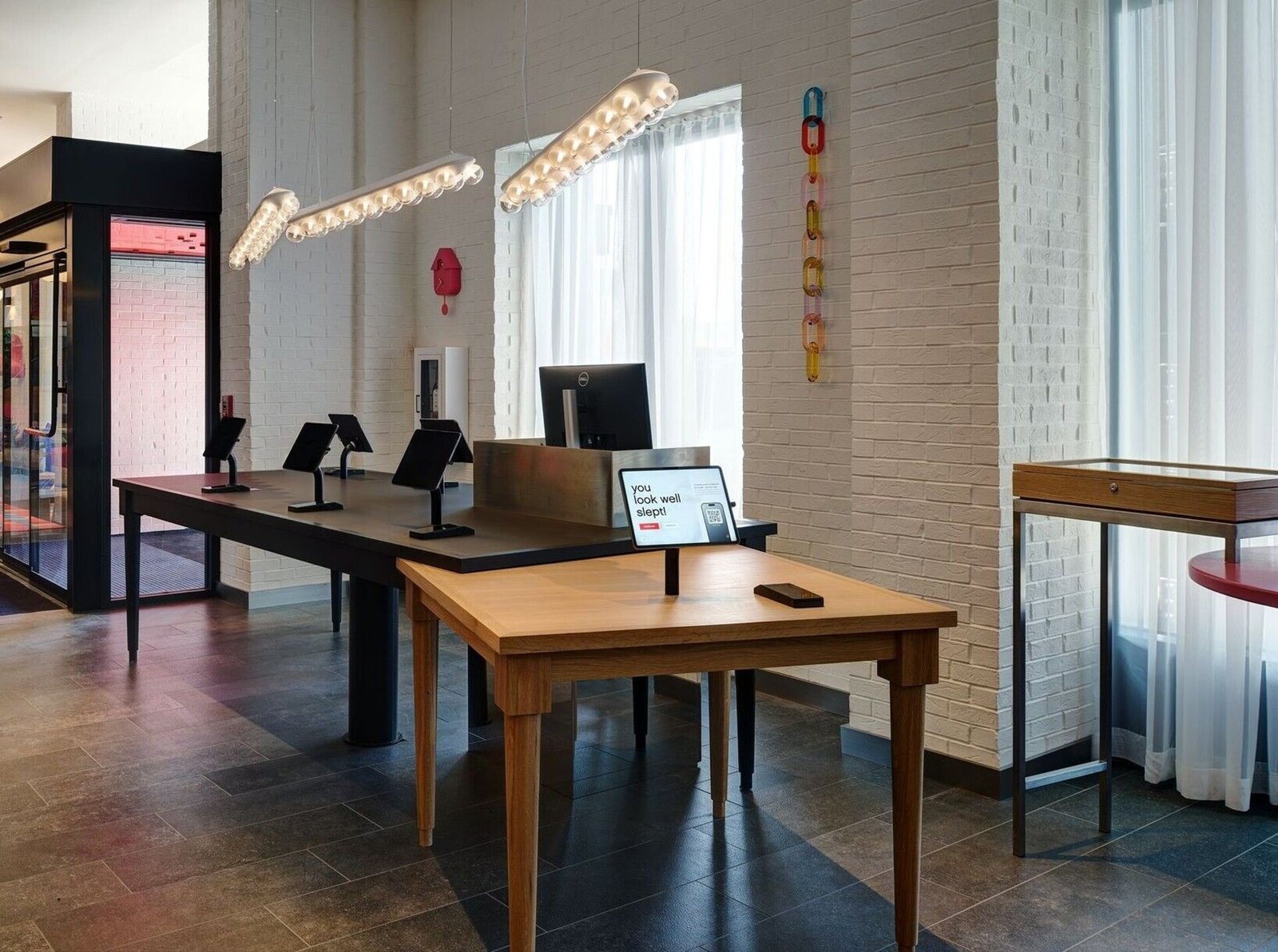 citizenM Amsterdam South — vibe