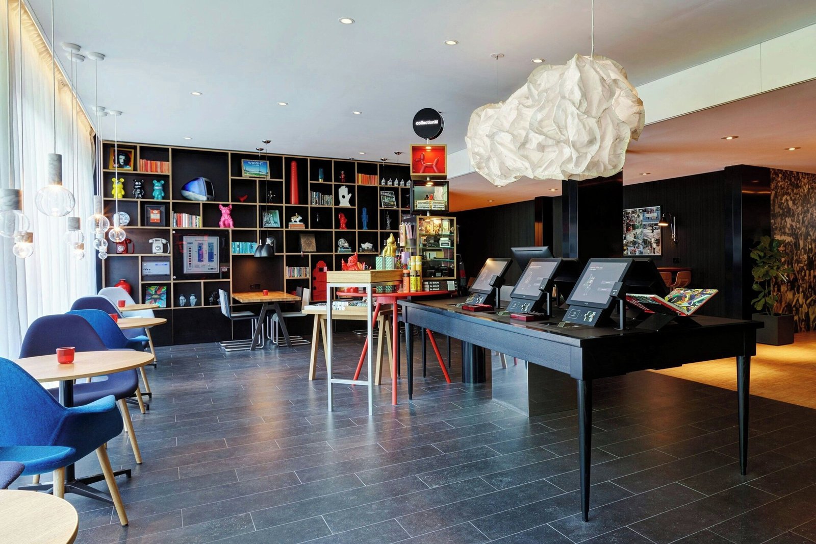 citizenM Amsterdam South — vibe