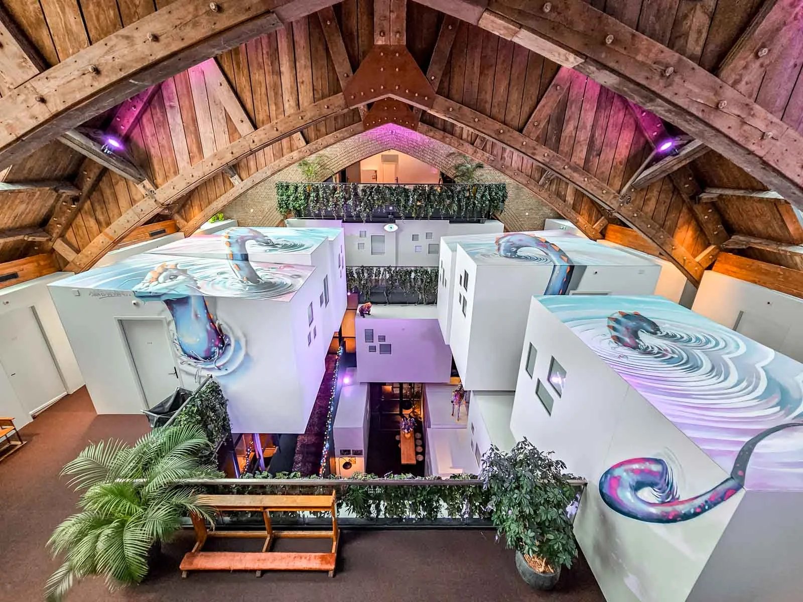 Bunk Hotel Amsterdam — vibe