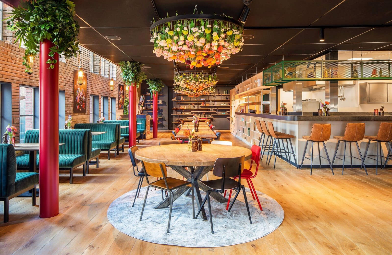 Bunk Hotel Amsterdam — eat & drink