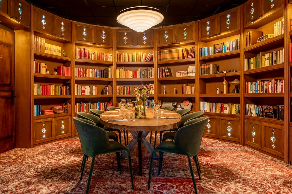 Bunk Hotel Amsterdam — eat & drink