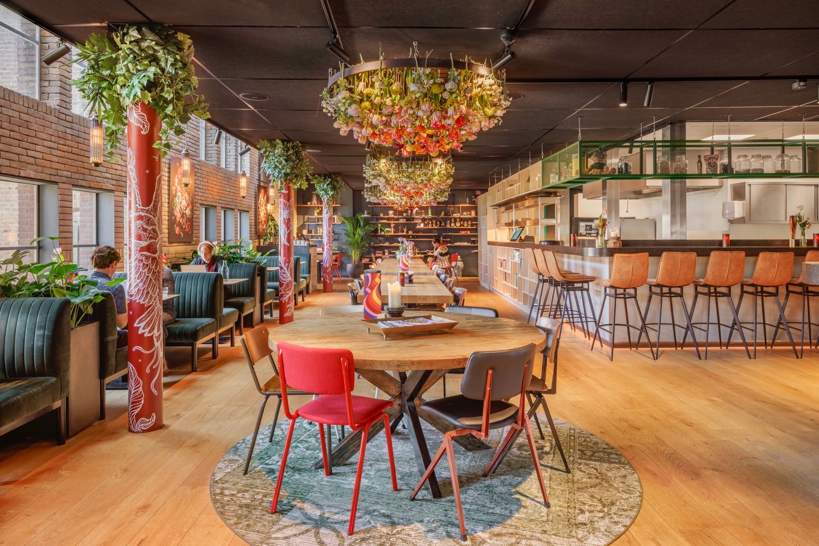 Bunk Hotel Amsterdam — eat & drink