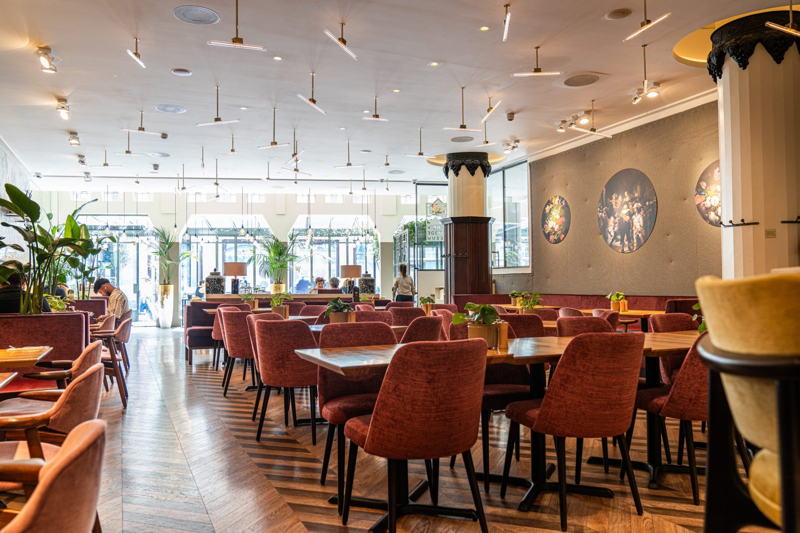 Hotel Amsterdam De Roode Leeuw — eat & drink