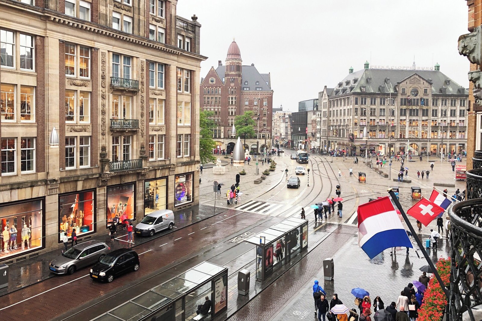 Hotel Amsterdam De Roode Leeuw — backstory