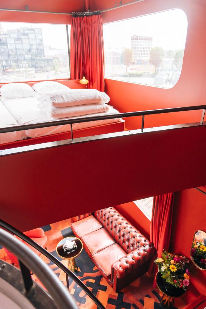 Botel — rooms