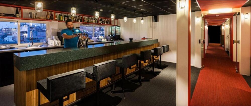 Botel — eat & drink