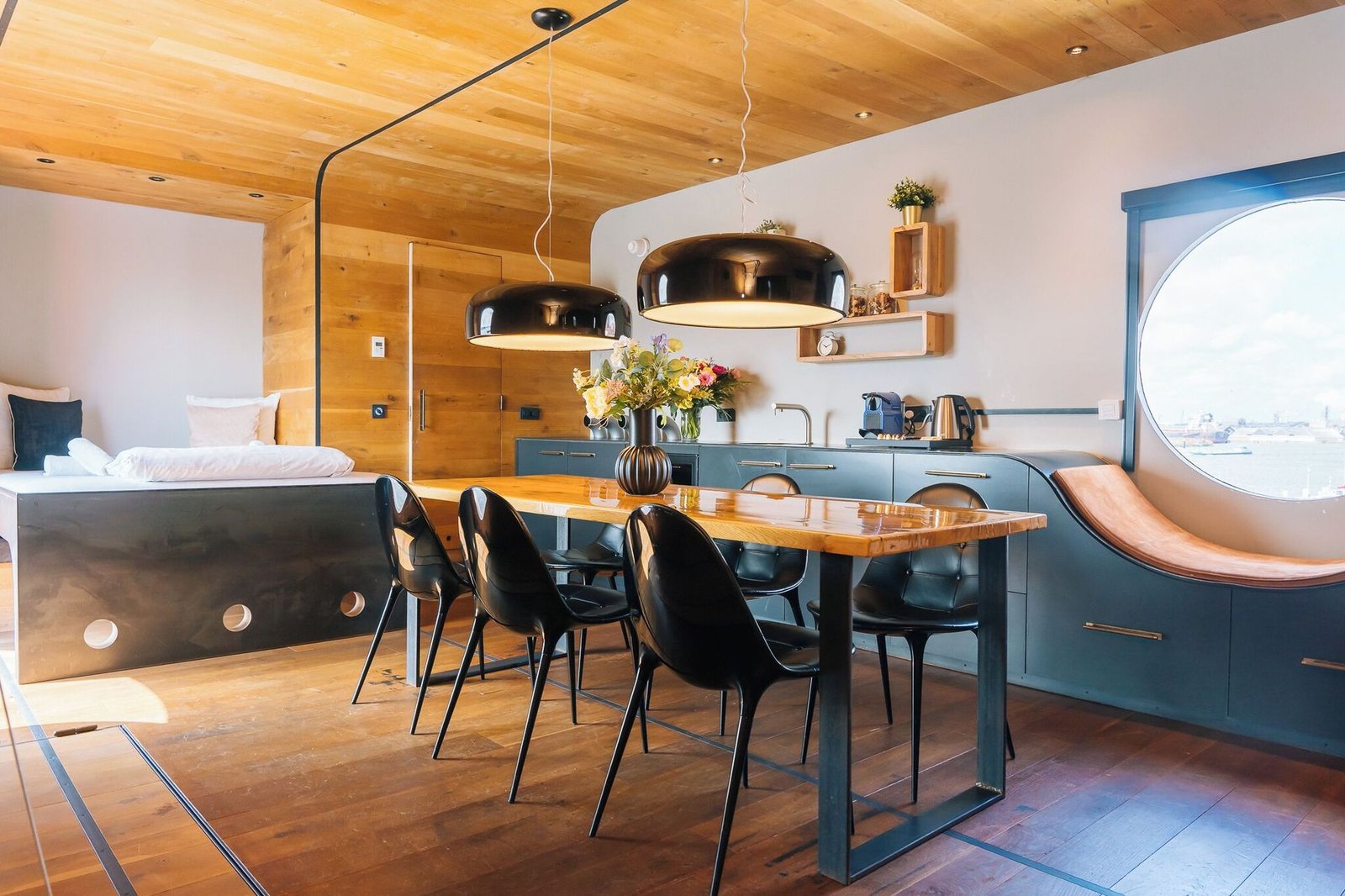 Botel — rooms