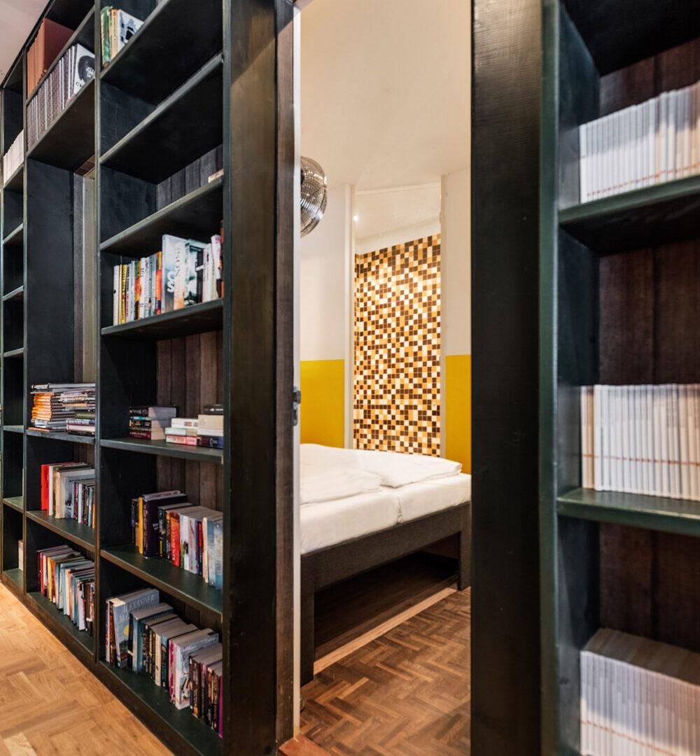 Hotel Not Hotel Amsterdam — rooms