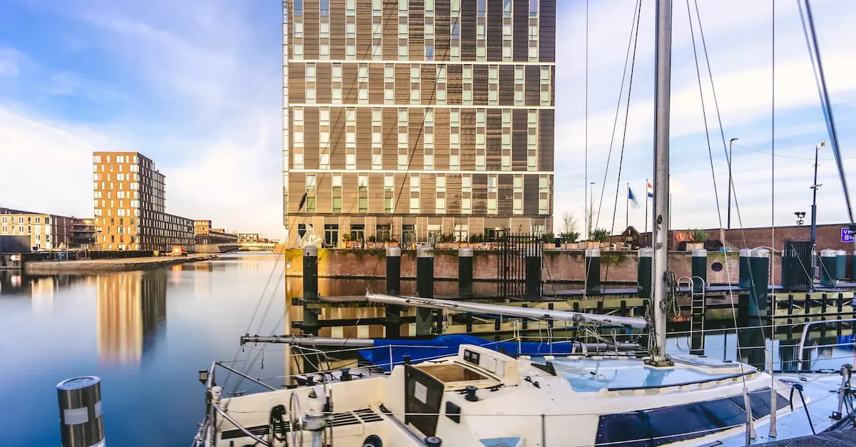 Four Elements Hotel Amsterdam — backstory