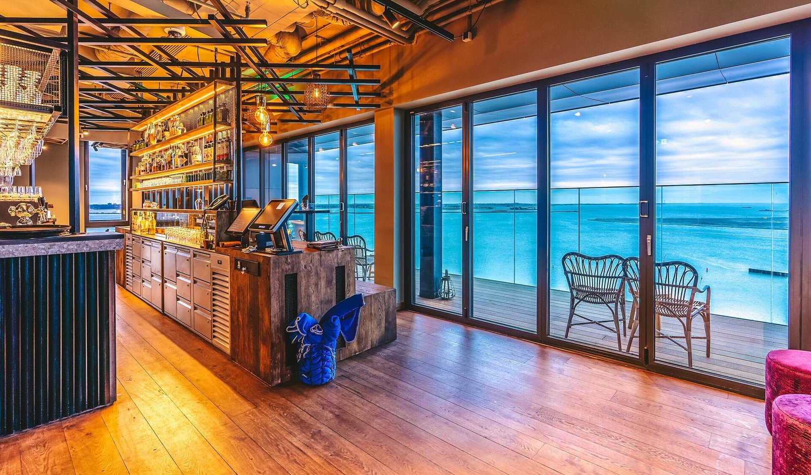 Four Elements Hotel Amsterdam — eat & drink