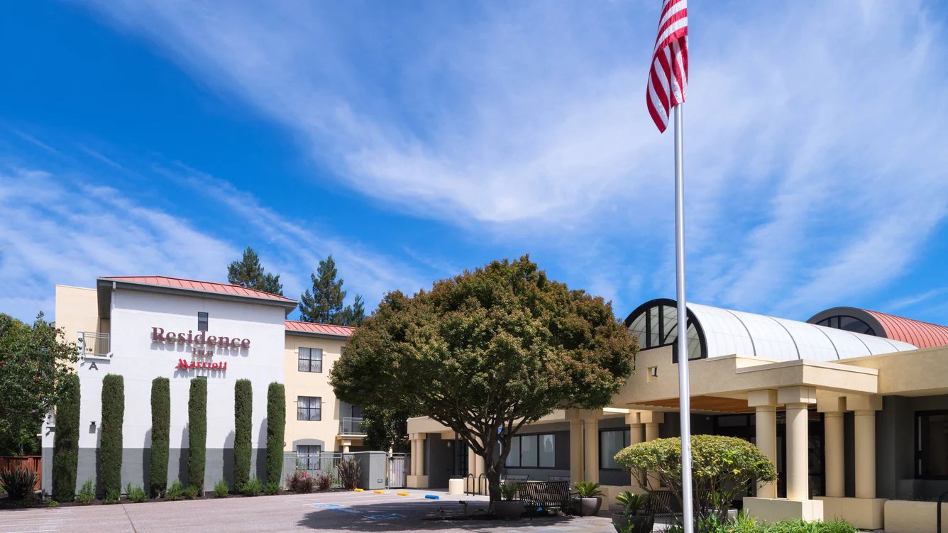 Menlo Park Inn — vibe
