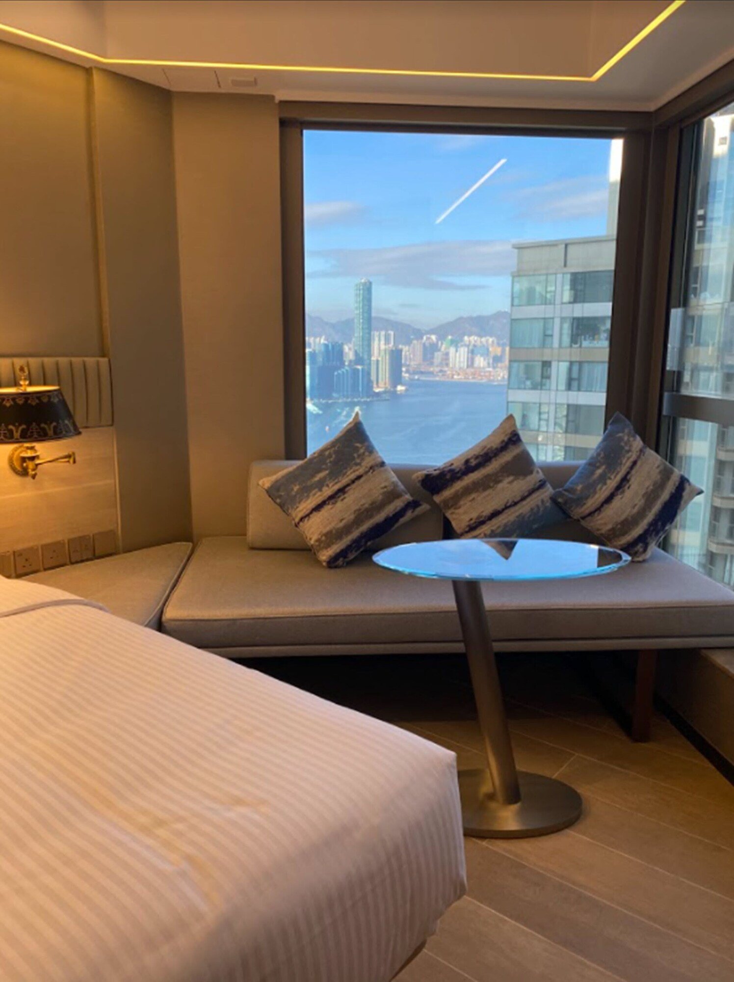Hotel Alexandra Hong Kong — rooms