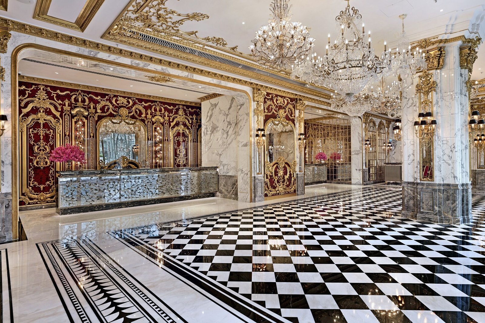 Hotel Alexandra Hong Kong — vibe