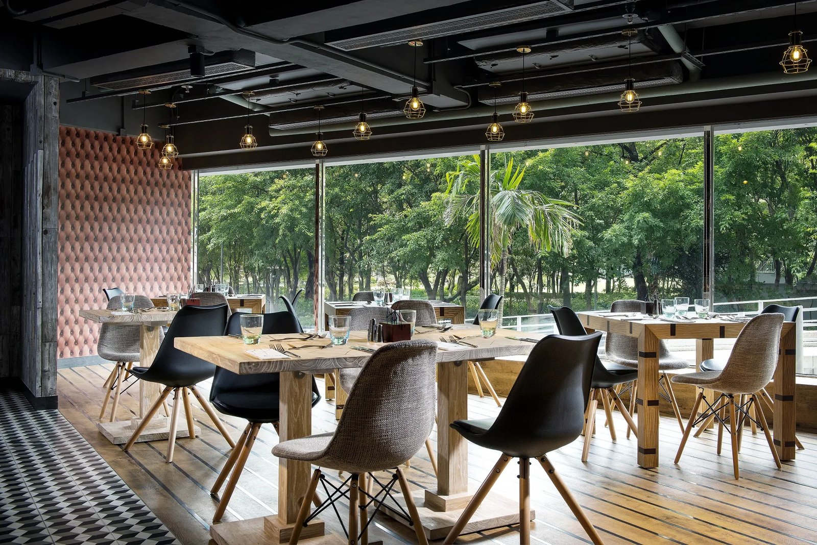 The Park Lane Hong Kong, Autograph Collection, at the table