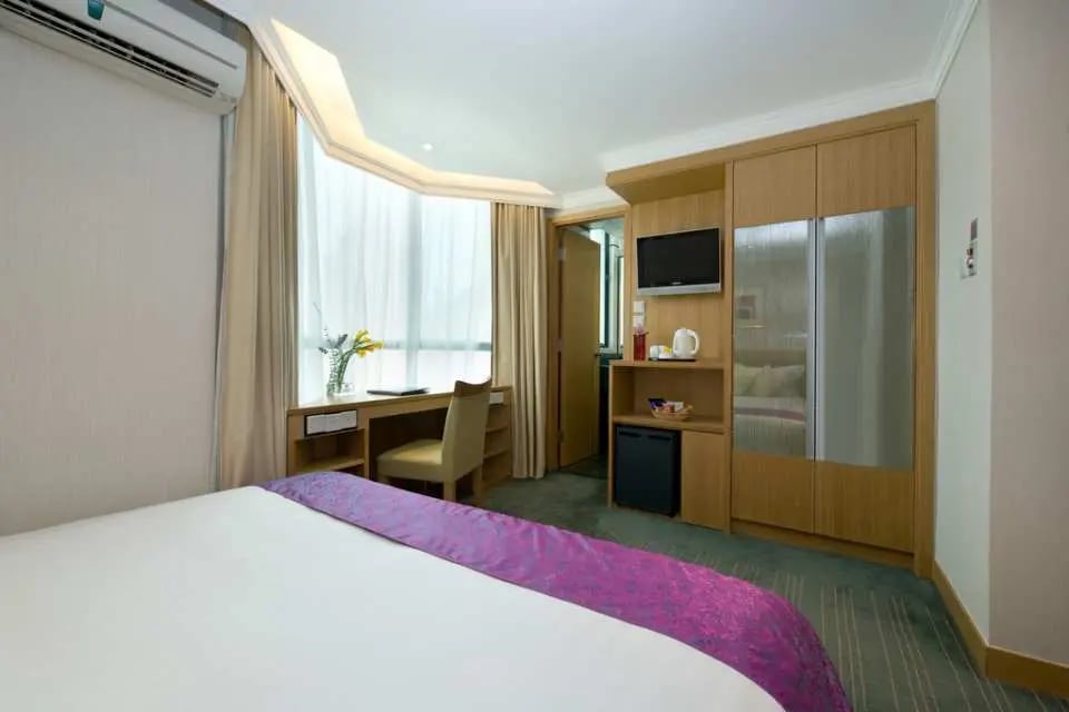 Bishop Lei International House — rooms