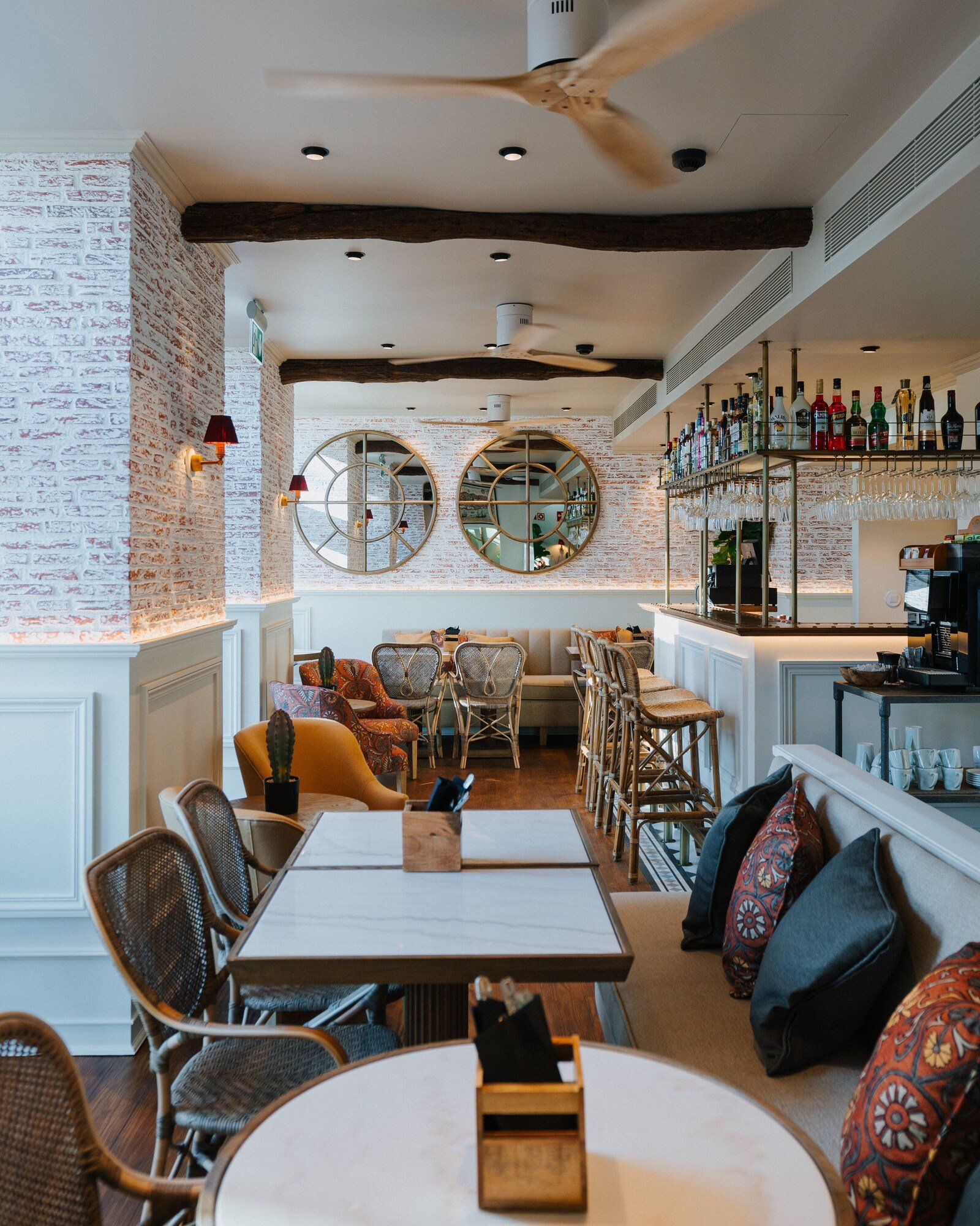 AlmaLusa Alfama — eat & drink