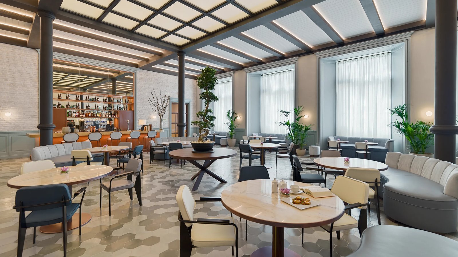 The One Palácio da Anunciada — eat & drink