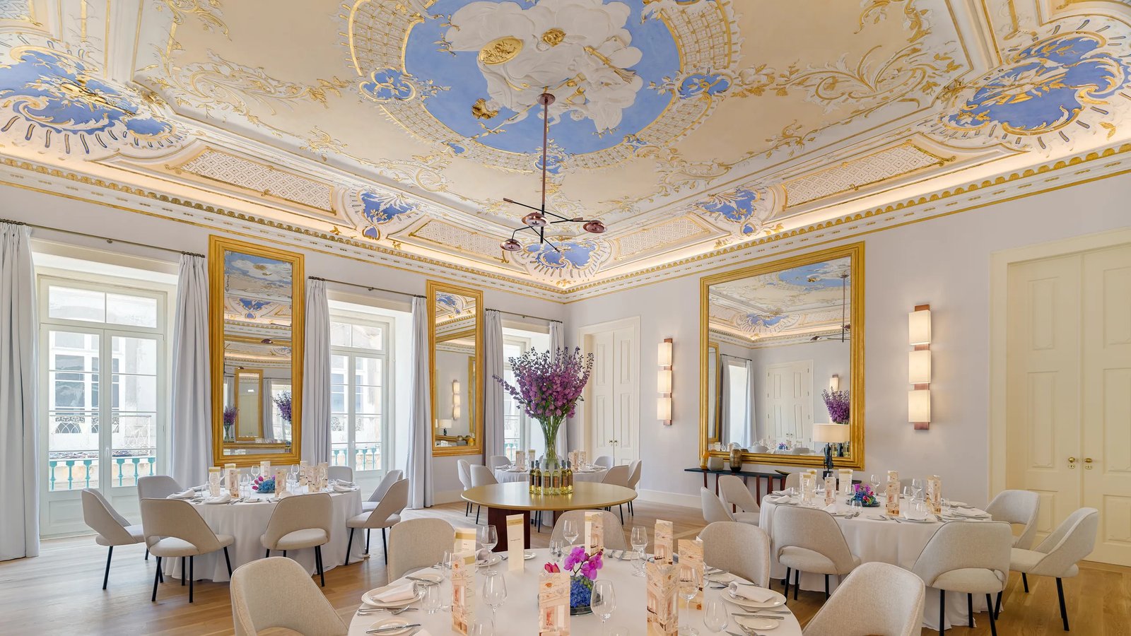 The One Palácio da Anunciada — eat & drink