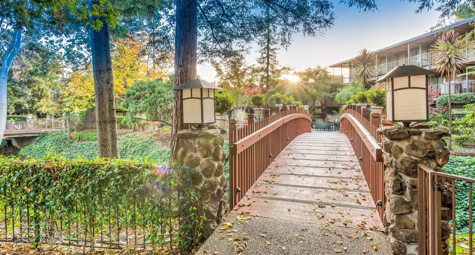 Creekside Inn