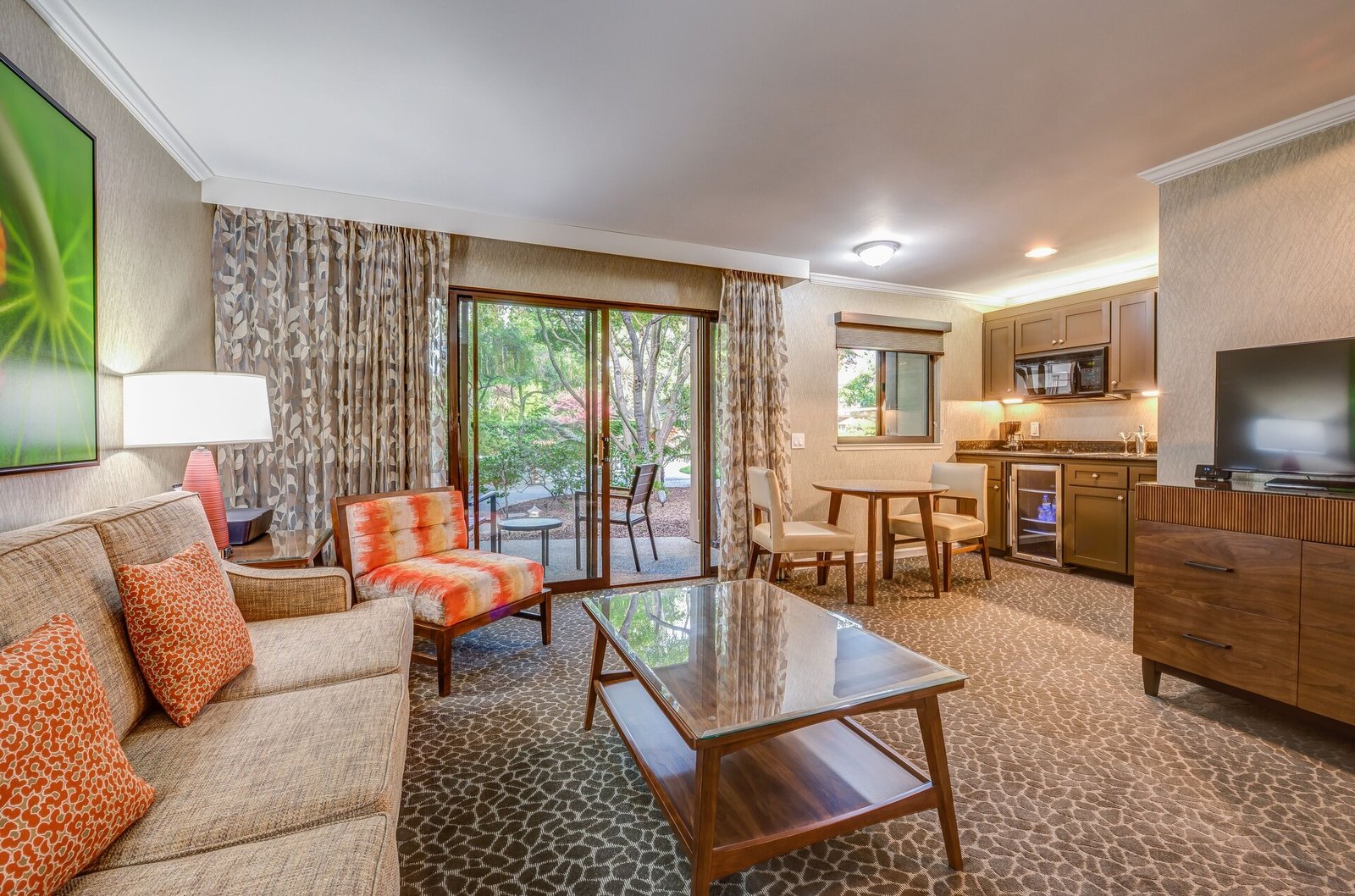 Creekside Inn — vibe